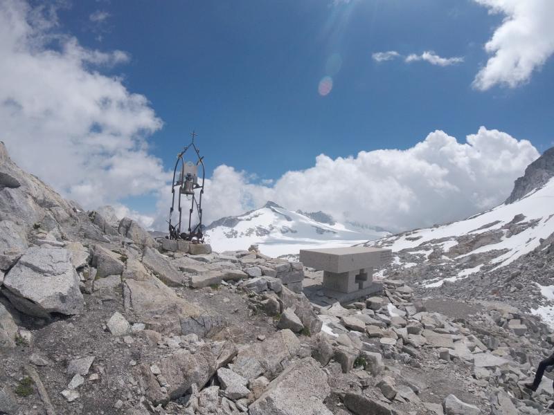 l'altare del Papa al passo della Lobbia