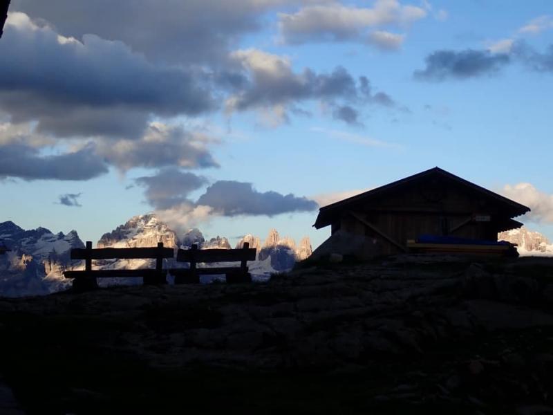 cena sotto le stelle guide alpine rifugio segantini (2)