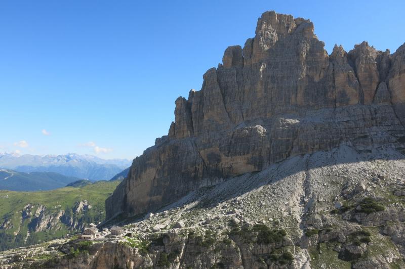 Il Castelletto con il rifugio Tukett