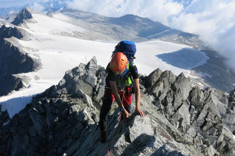 ultimo tratto di arrampicata sotto la cima