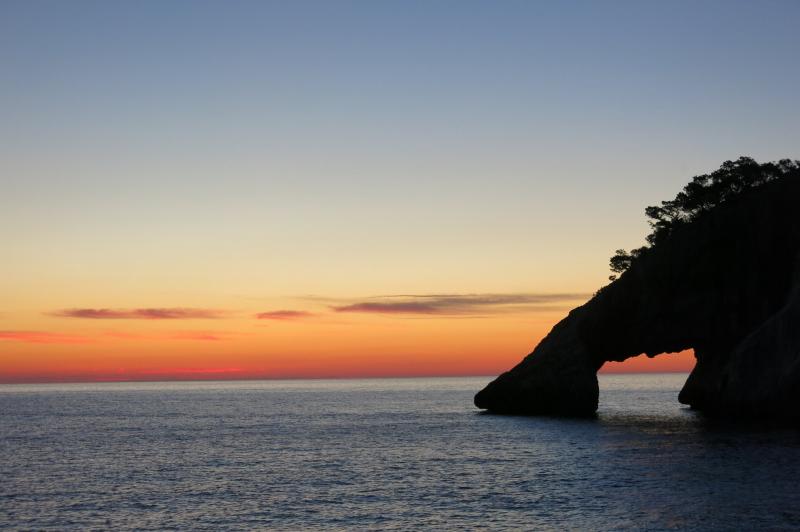 alba a cala Goloritzè