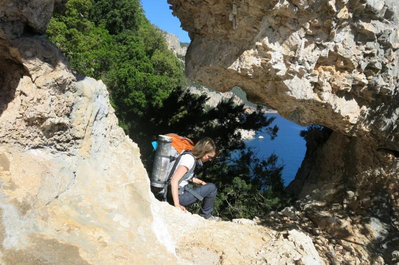 passaggio attraverso l'arco naturale